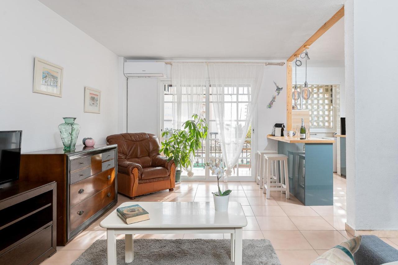 Lovely Apartment Next To The Beach 托雷莫利诺斯 外观 照片